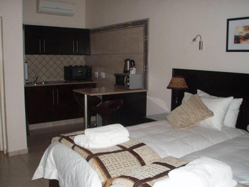 Goodey'S Guesthouse Pretoria-Noord Zimmer foto